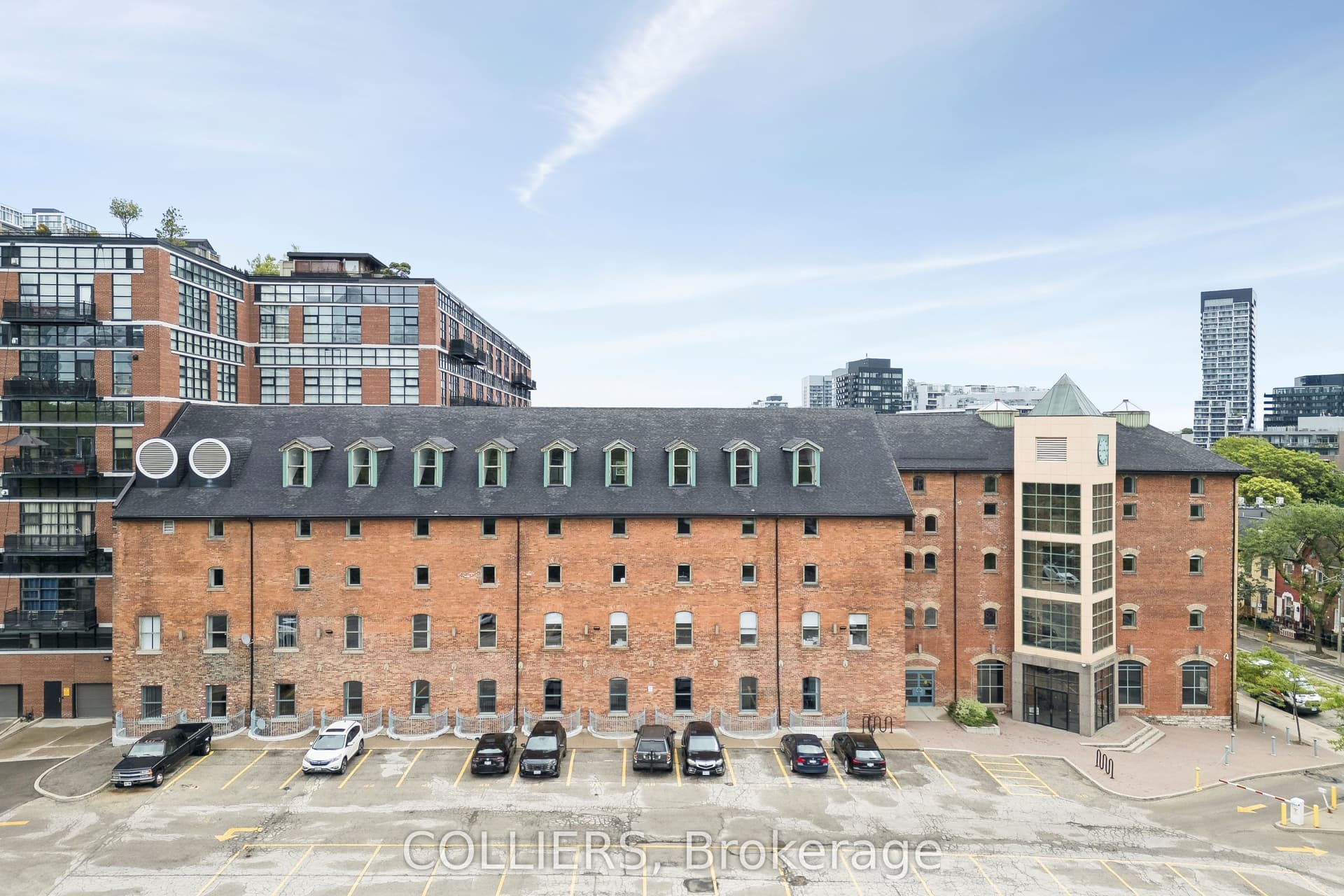 Unit 200, Unit 200 · 468 Queen St E