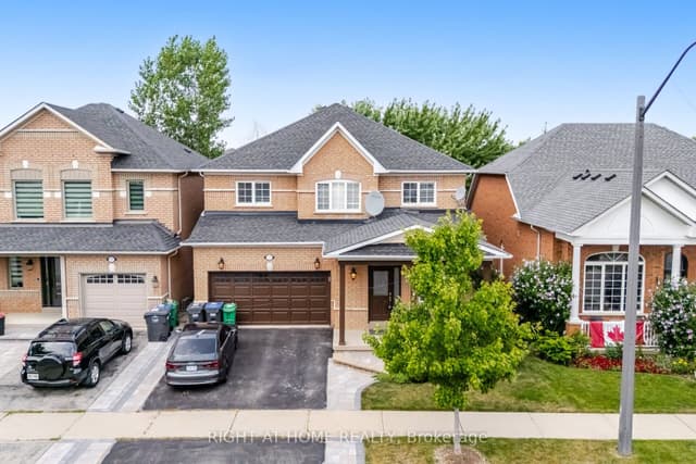 Detached at 3737 Brinwood Gate, Mississauga, ON L5M 7G9