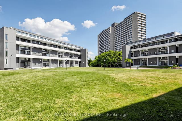 Condo Townhouse at 55 Sunny Glenway 302, Toronto, ON M3C 2Z5, Toronto C11