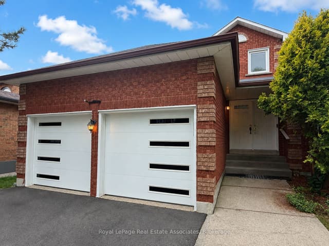 Detached at 2551 Wynten Way, Oakville, ON L6J 7K5