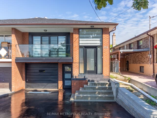 Semi-Detached at 62 Davelayne Road Upper, Toronto, ON M9M 2A7, Toronto W05