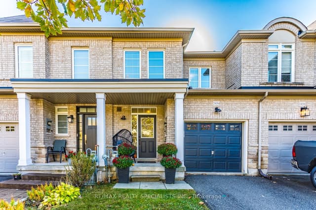Att/Row/Townhouse at 2454 Montagne Avenue, Oakville, ON L6M 0J5