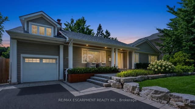 Detached at 270 Poplar Drive, Burlington, ON L7L 2N4