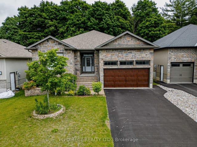 Detached at 29 Autumn Grove, Quinte West, ON K8V 0G9