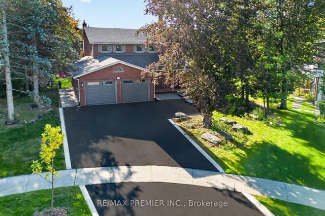 Detached at 35 Yellow Pine Crescent, Vaughan, ON L4L 3G8