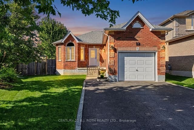 Detached at 12 Lamont Crescent, Barrie, ON L4N 2G8