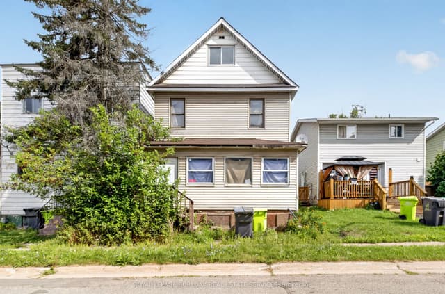 Detached at 678 Albert Street W, Sault Ste Marie, ON P6A 1C6