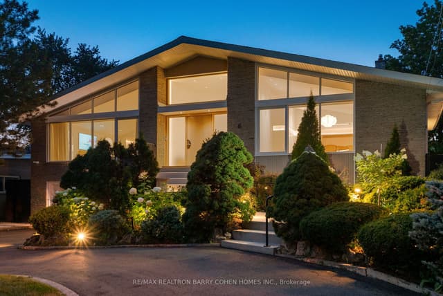 Detached at 6 Denmark Crescent, Toronto, ON M2R 1J4, Toronto C07
