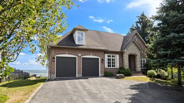 Detached at 1296 LAKESHORE Road W, Oakville, ON L6L 1G2