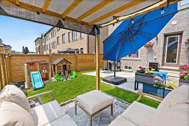 Att/Row/Townhouse at 168 Tango Crescent, Newmarket, ON L3X 0K5