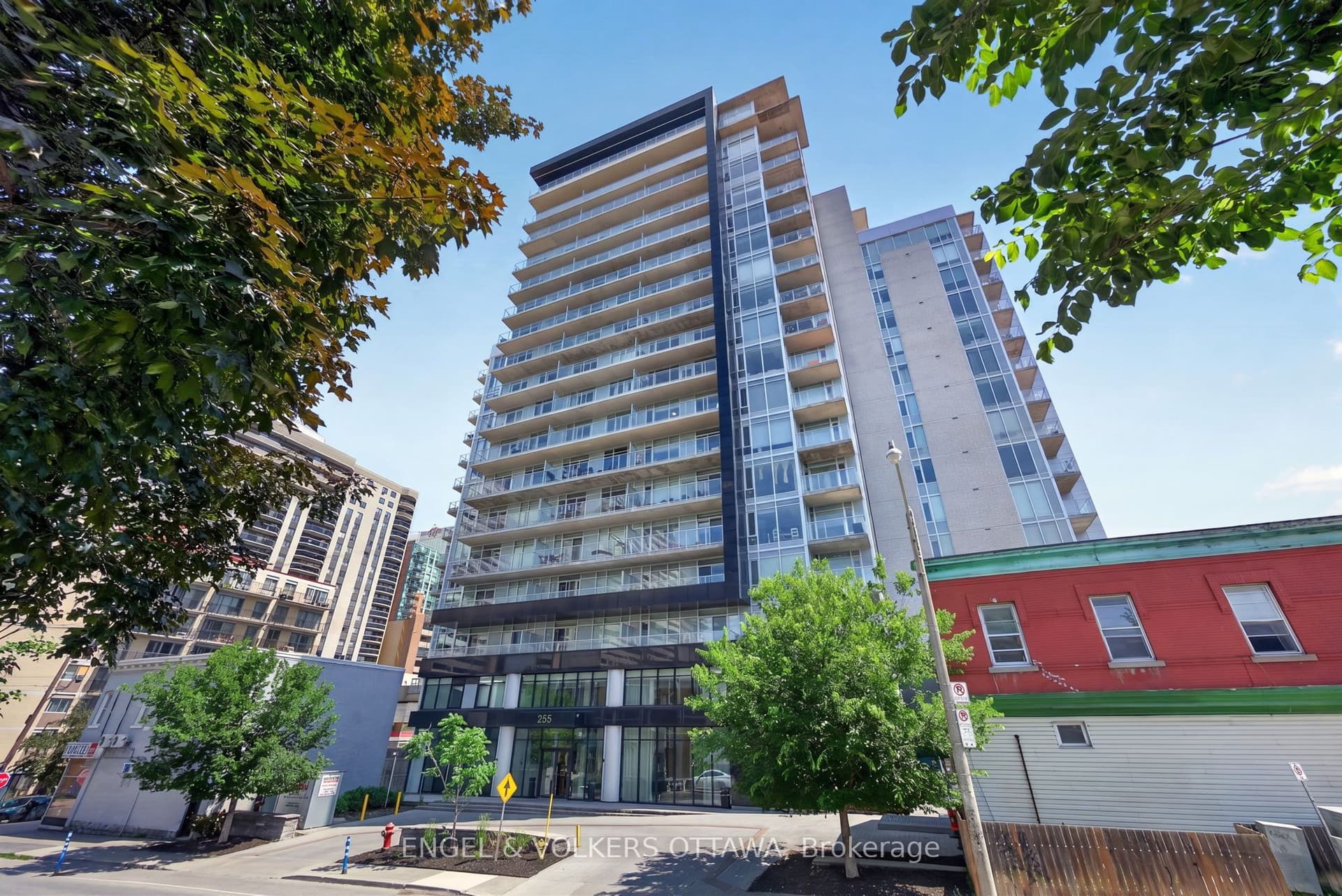 Suite 816 · Floor 8, Unit 816 · 255 Bay St