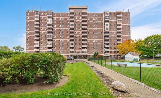 Condo Apartment at 1615 Bloor Street 1203, Mississauga, ON L4X 1S2