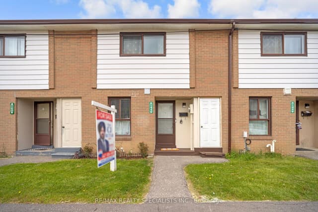 Condo Townhouse at 144 Fleetwood Crescent, Brampton, ON L6T 2E6