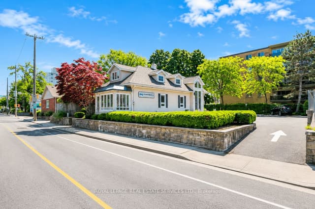 Office at 34 Rebecca Street, Oakville, ON L6K 1J1