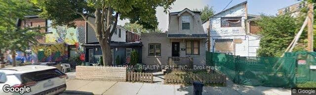 16 Uxbridge Avenue