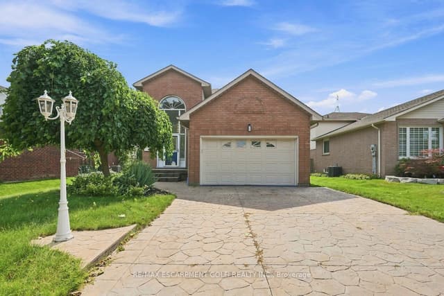Detached at 12 Sumner Crescent, Grimsby, ON L3M 5E2