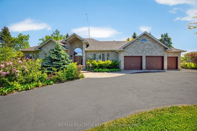 Detached at 23 Fairbairn Gate, East Gwillimbury, ON L0G 1R0