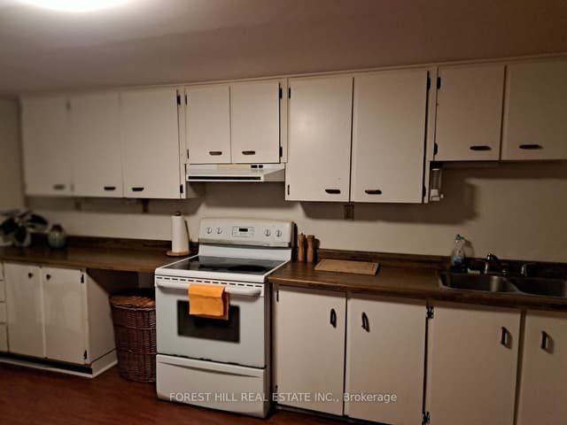 Semi-Detached at 1706 Blackbird Drive BSMT, Mississauga, ON L4X 1M8