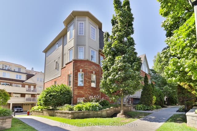 Condo Townhouse at 740 Neighbourhood Circle 4, Mississauga, ON L5B 0B4