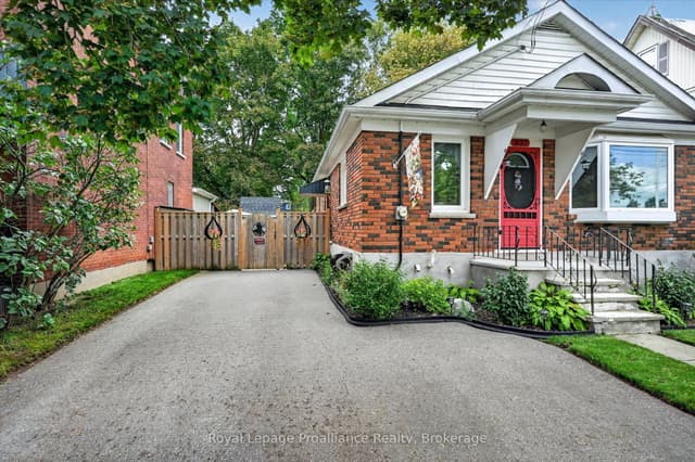 Detached at 837 Sherburne Street, Peterborough, ON K9J 3B7