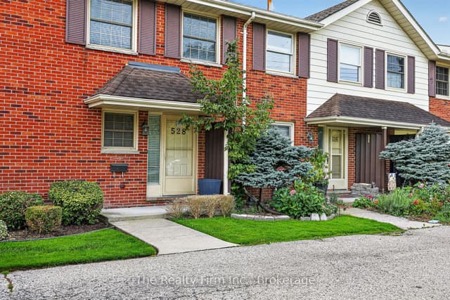 Att/Row/Townhouse at 528 Ingersoll Avenue, Woodstock, ON N4S 4Y2