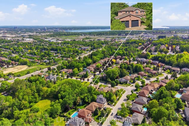 Detached at 24 Snowshoe Trail, Barrie, ON L4N 7Z1