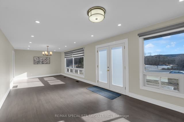 Detached at 16045 Hurontario Street, Caledon, ON L7C 2E5