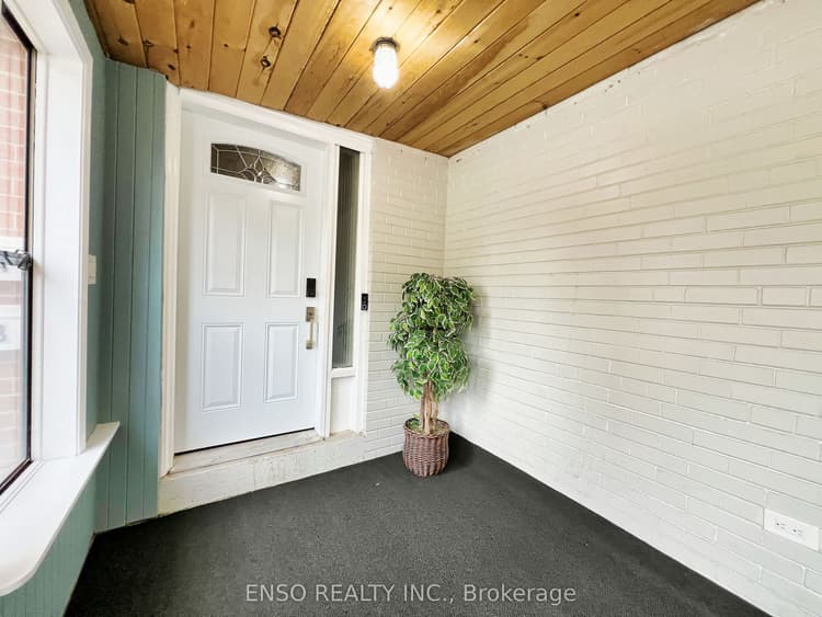 24 Gentry Crescent