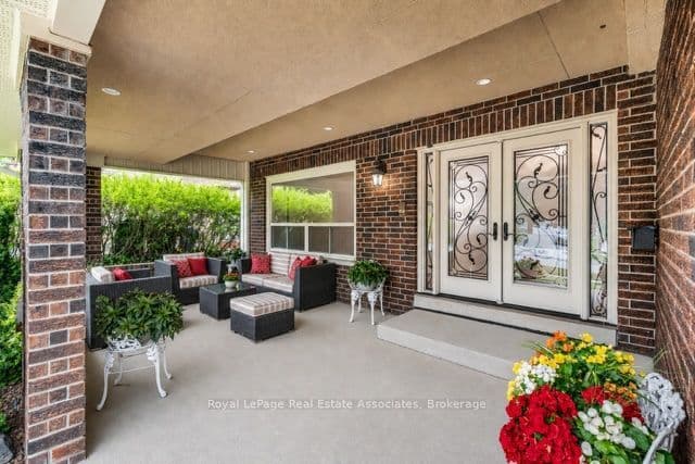 Detached at 2529 Claymore Crescent, Mississauga, ON L5C 3A2