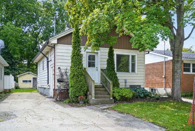 Detached at 244 Edinburgh Street, London North, ON N6H 1M3