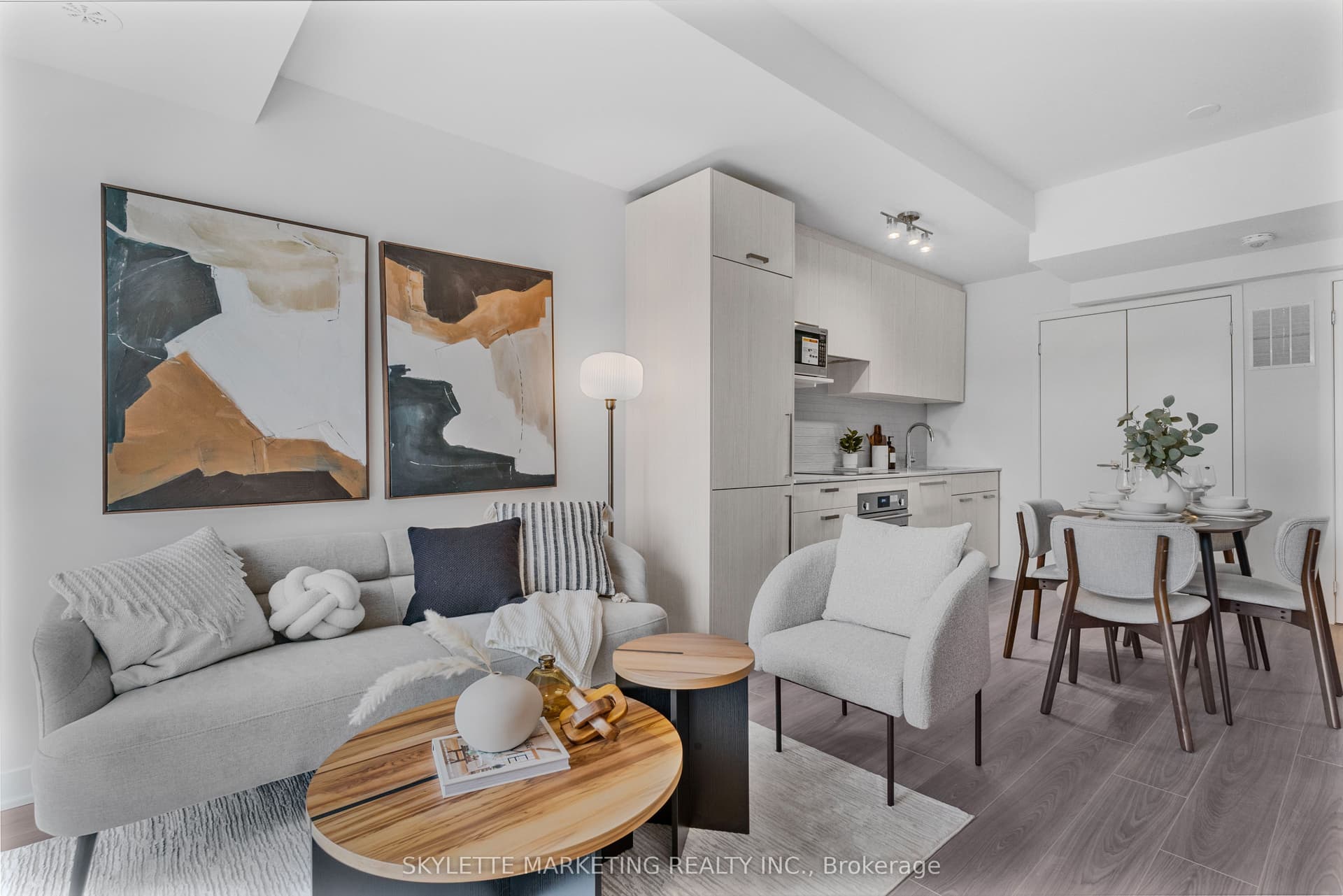Suite 13, Unit 13 · 75 Curlew Dr