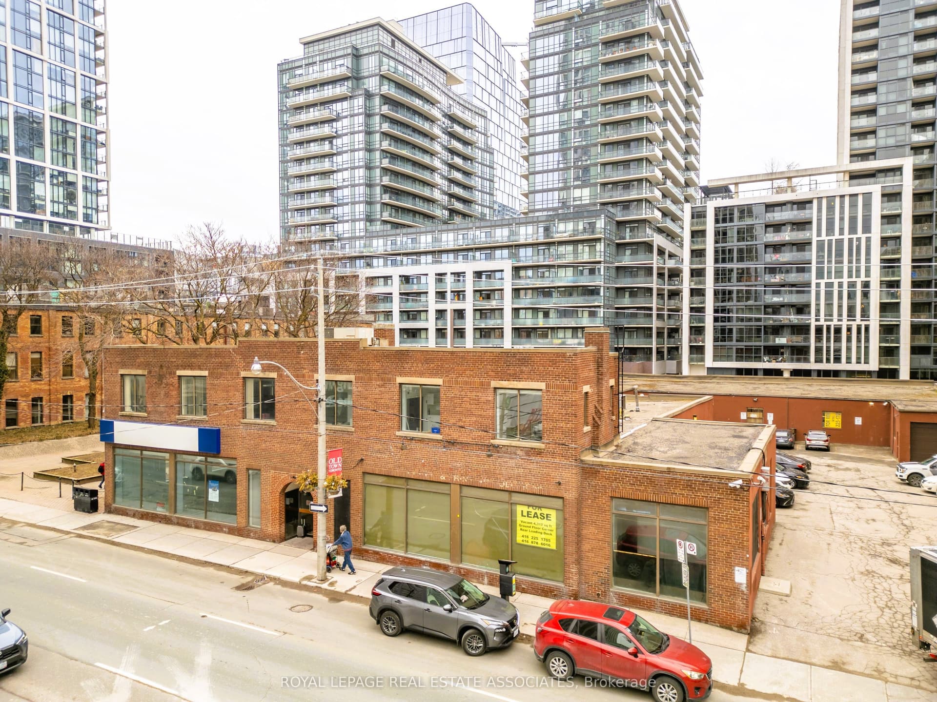 Unit A, Unit A · 381 Richmond St E