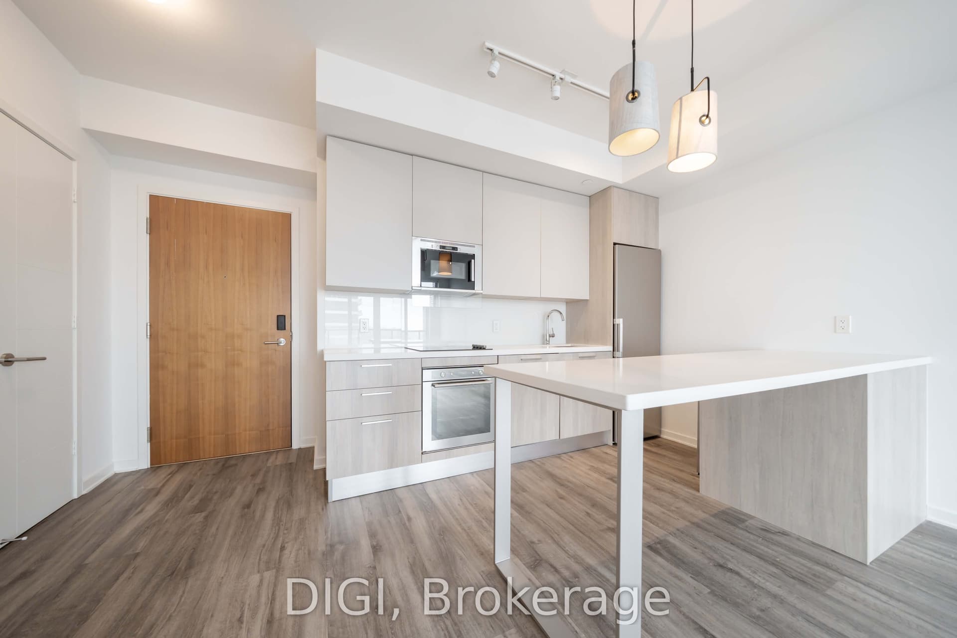 Suite 708 · Floor 7, Unit 708 · 25 Selby St