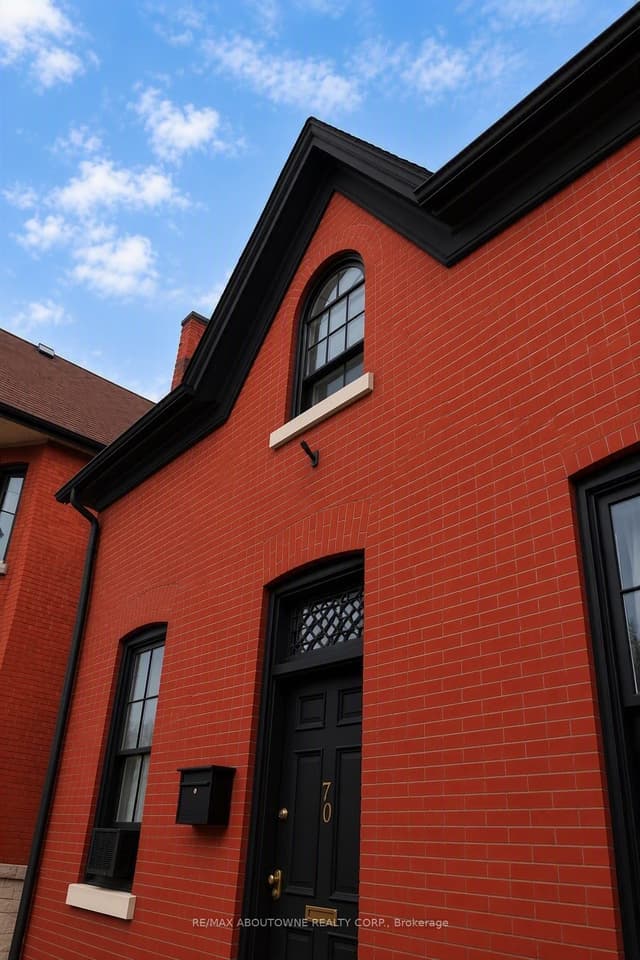Detached at 70 Wellington Street S, Hamilton, ON L8N 2R1