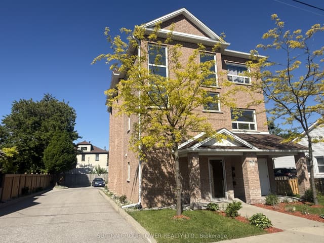 Triplex at 750 Albert Street, Oshawa, ON L1H 4T6