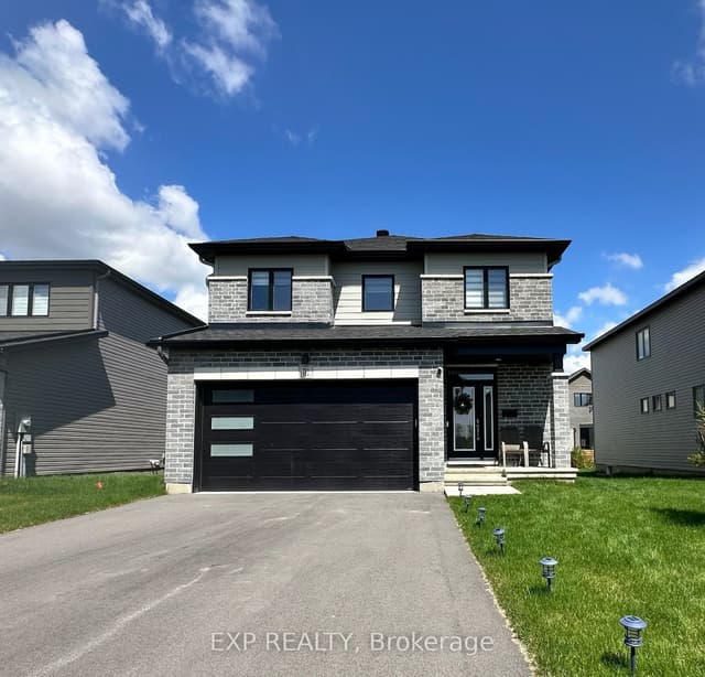 Detached at 712 Namur Street, Russell, ON K0A 1W0