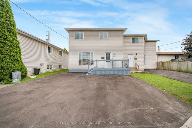 Semi-Detached at 132 Carlton Street, St. Catharines, ON L2R 7S6