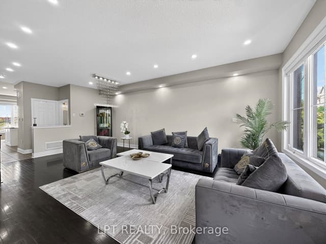 Condo Townhouse at 44 Cedar Lake Crescent, Brampton, ON L6Y 0P9