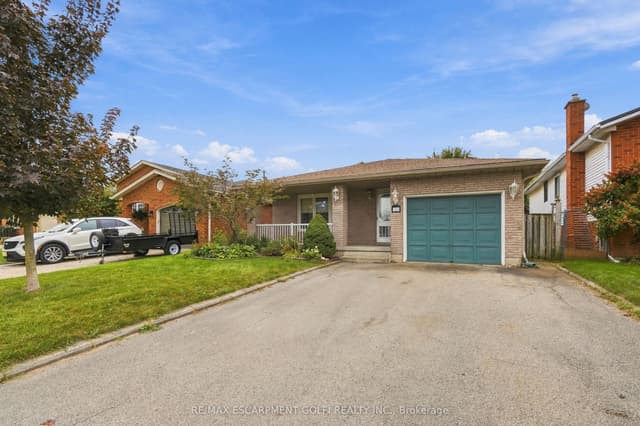 Detached at 7814 Donlee Drive, Niagara Falls, ON L2H 2N5
