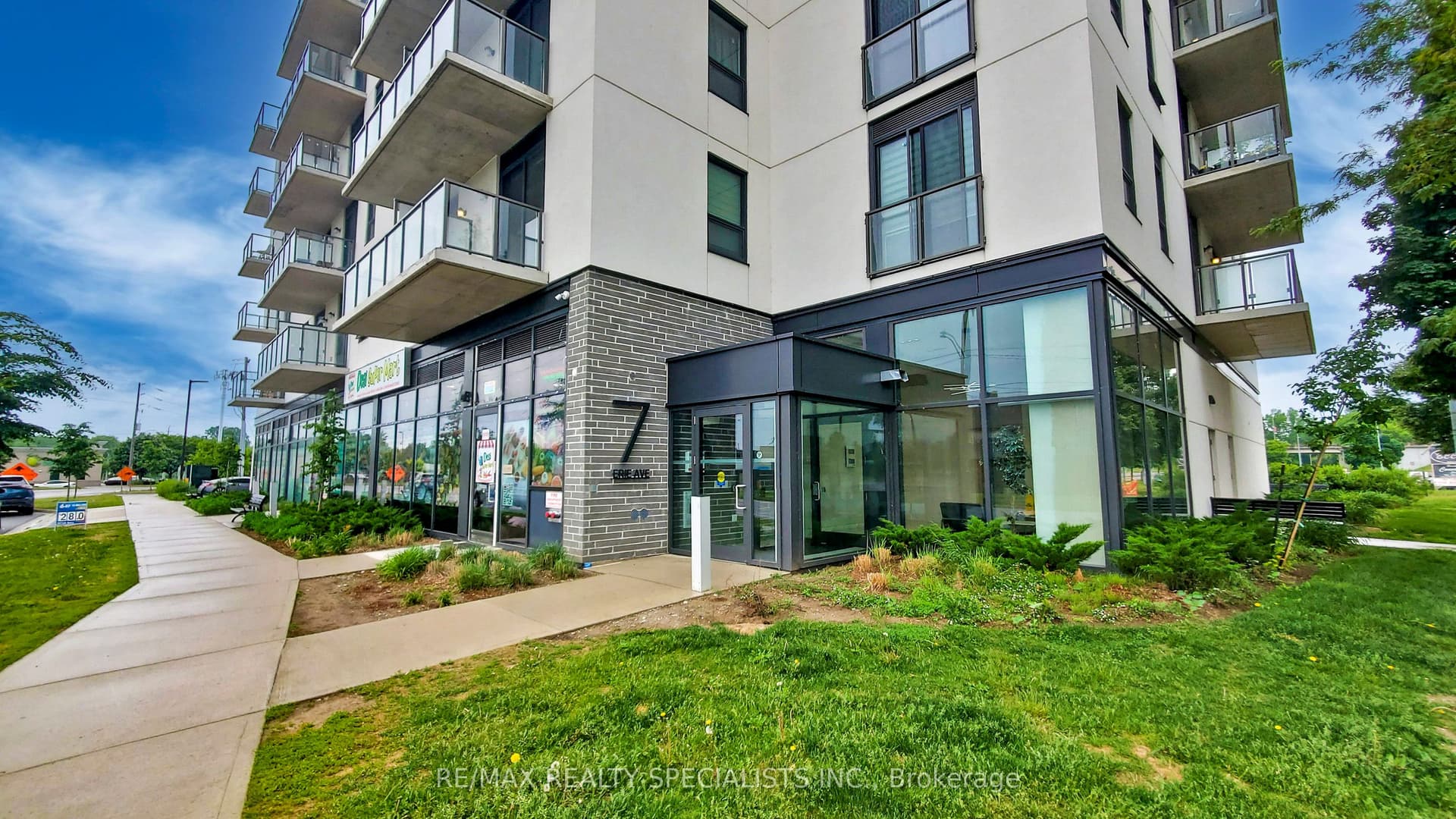 Suite 809 · Floor 8, Unit 809 · 7 Erie Ave