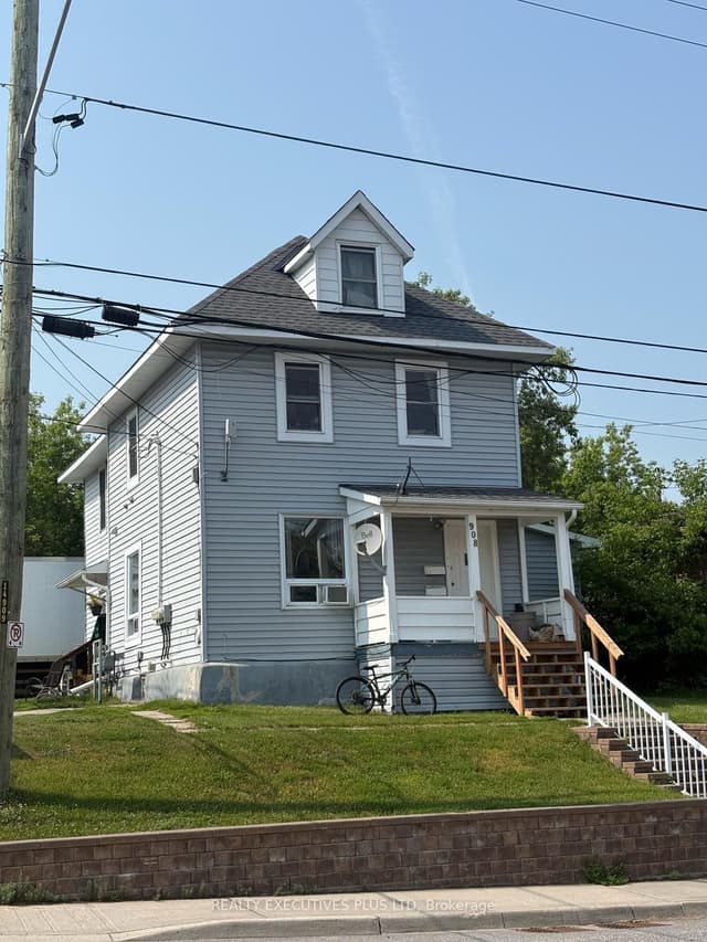 Triplex at 106 Fourth Avenue W, North Bay, ON P1B 3M8