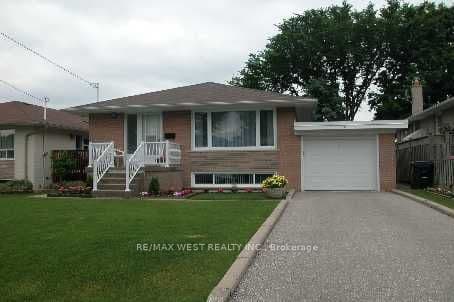 Detached at 26 Nipissing Drive, Toronto, ON M9B 4V5, Toronto W08