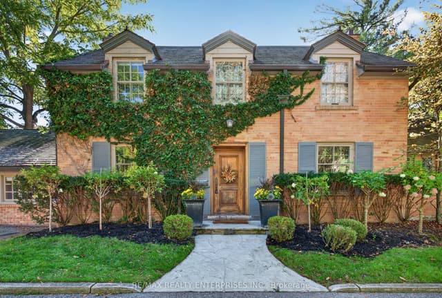 Detached at 1425 Solana Crescent, Mississauga, ON L5H 3X9