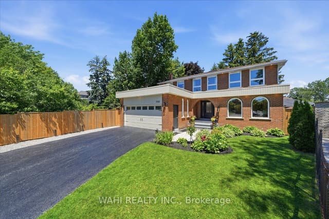 Detached at 1141 Vicki Lane, Mississauga, ON L5C 2X9