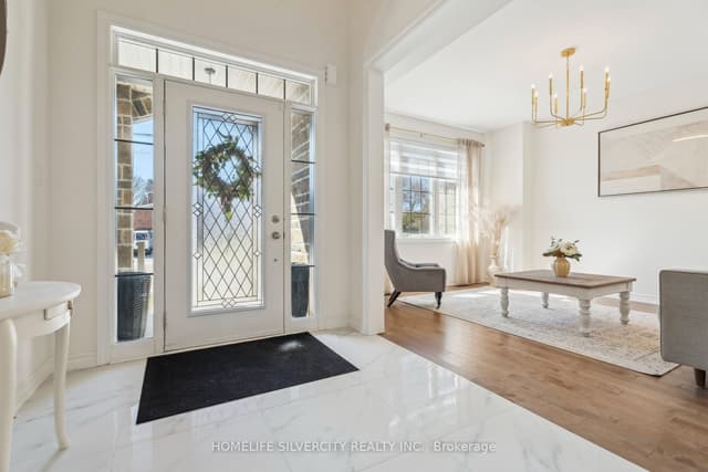 Detached at 100 Church Street, Georgina, ON L4P 1J4