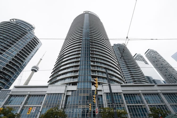 208 Queens Quay