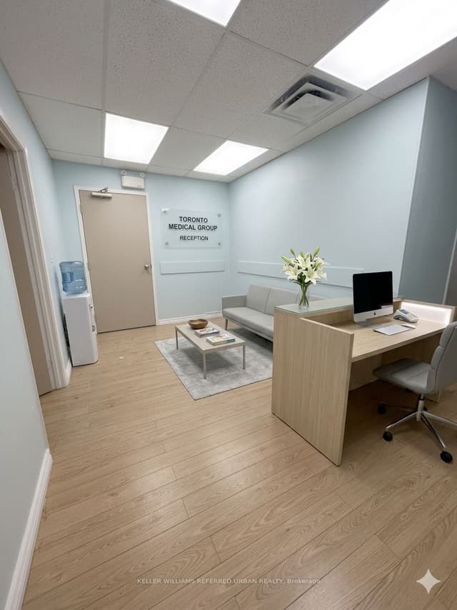 Office at 10132 Yonge Street 201, Richmond Hill, ON L4C 1T6