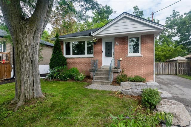 Detached at 18 Agnes Street, Barrie, ON L4M 2S2