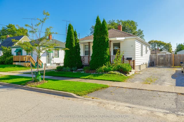 Detached at 13 Princess Street, St. Catharines, ON L2P 2P8