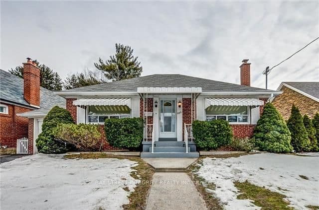 889 Royal York Road
